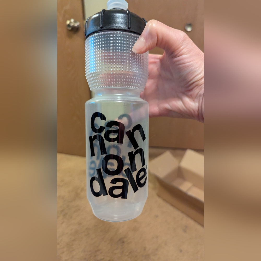 NWOT Cannondale 25 oz. Gripper Plastic Water Bottle